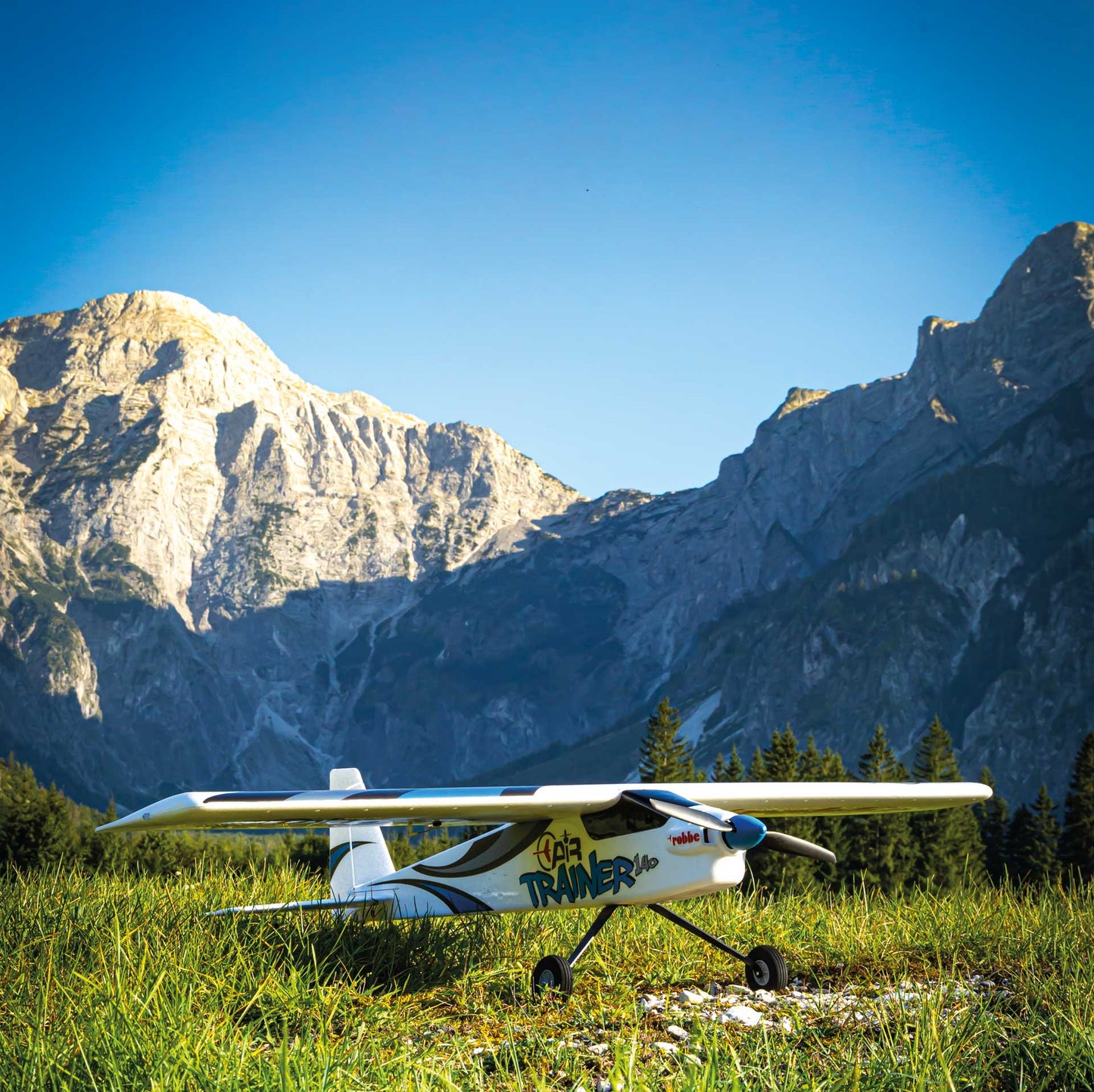 Robbe Modellsport Air Trainer 140 V2 EPO PNP mit Flight Controller (3-Achs Fluglagen-Stabilisierung, Gyro)