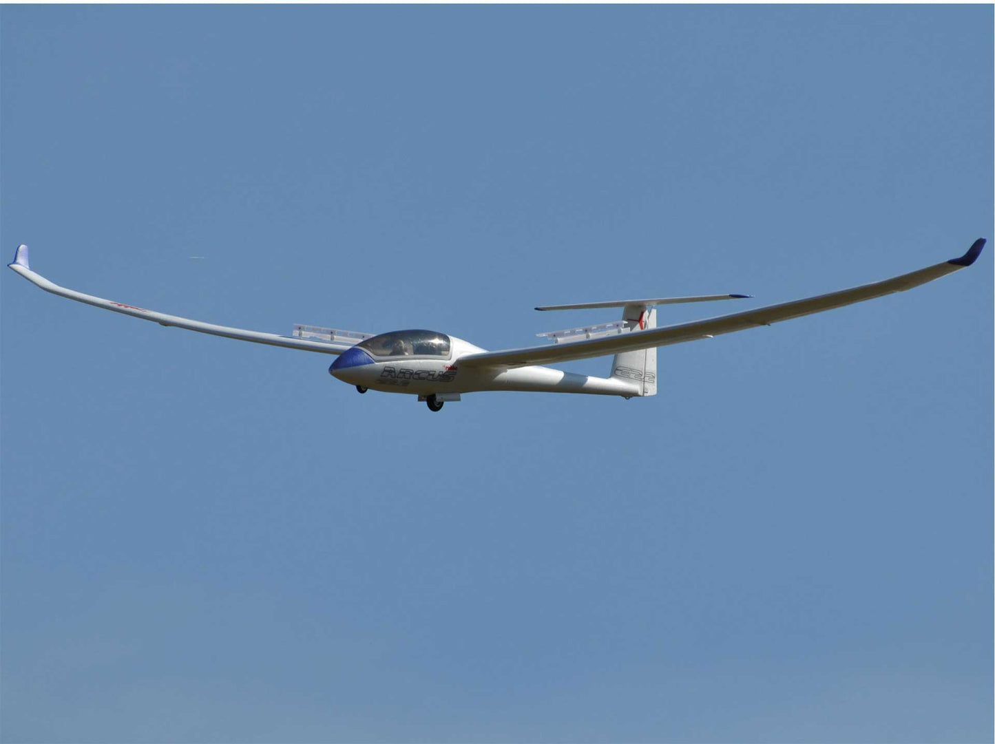 Robbe Modellsport ARCUS E 2.2 ARF(PNP) mit Klapptriebwerk , Einziehfahrwerk und Störklappen