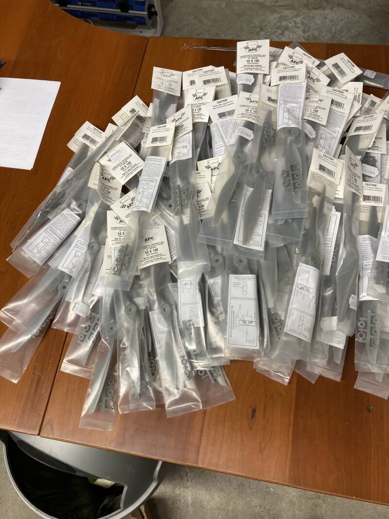 BOX 75 pieces APC Prop 10 x 10 LP1001E Thin Electric #035