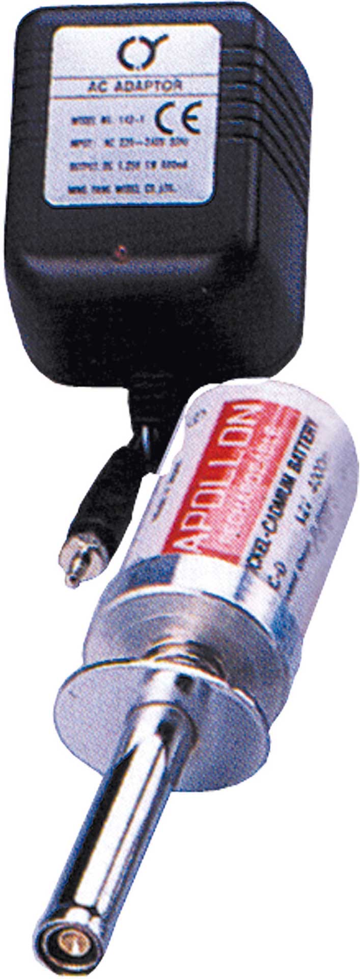 CY STARTAKKU MIT KLEMME UND LADEGERÄT 4500MAH