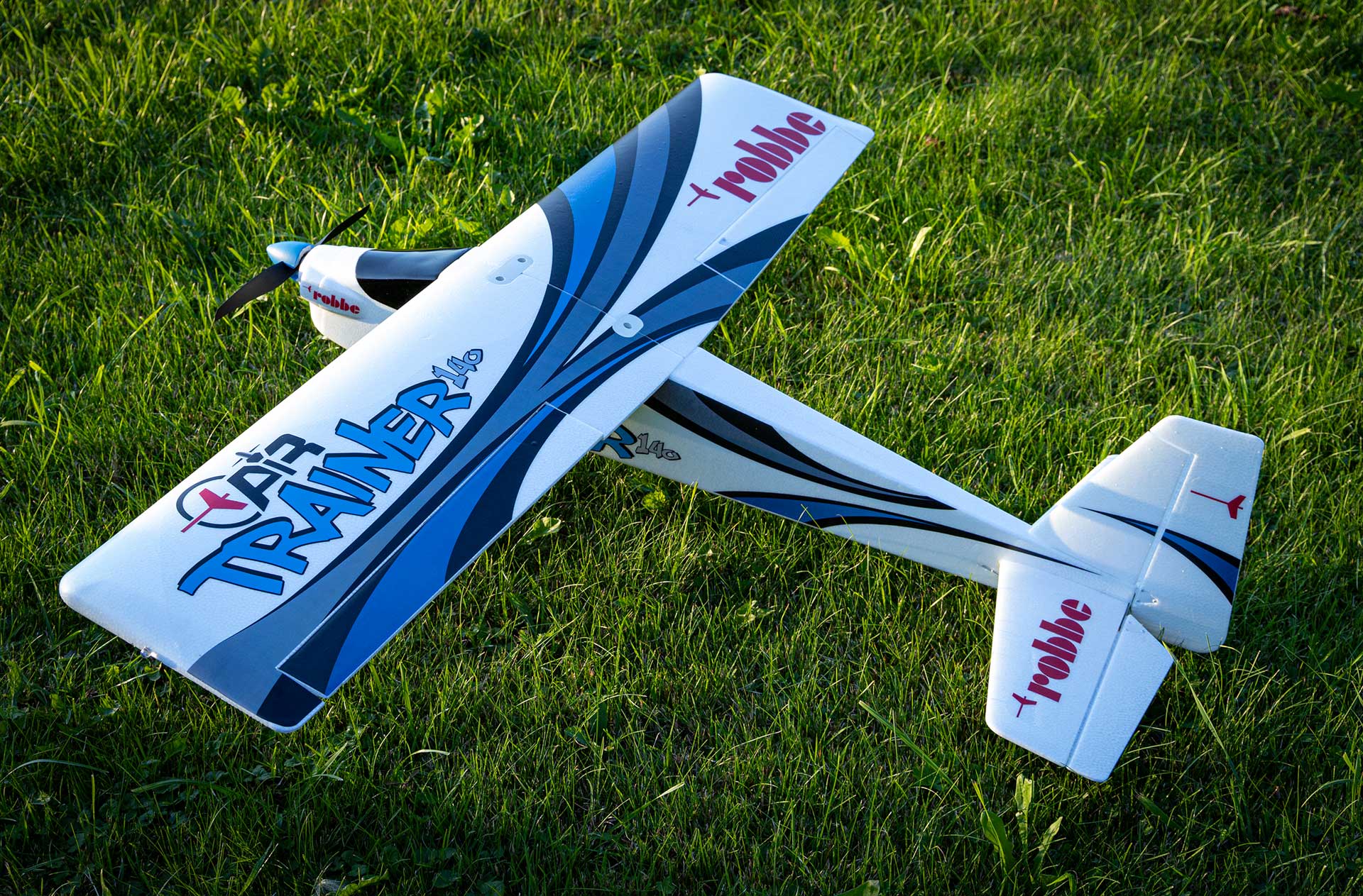 Robbe Modellsport Air Trainer 140 V2 EPO PNP mit Flight Controller (3-Achs Fluglagen-Stabilisierung, Gyro)