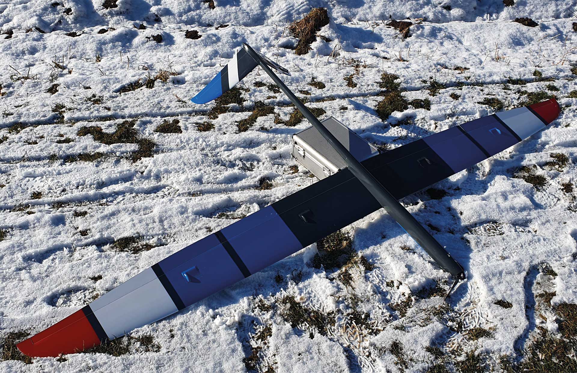 Robbe Modellsport AVALANCHE ARF VOLL-GFK/CFK 2,8M ELEKTRO