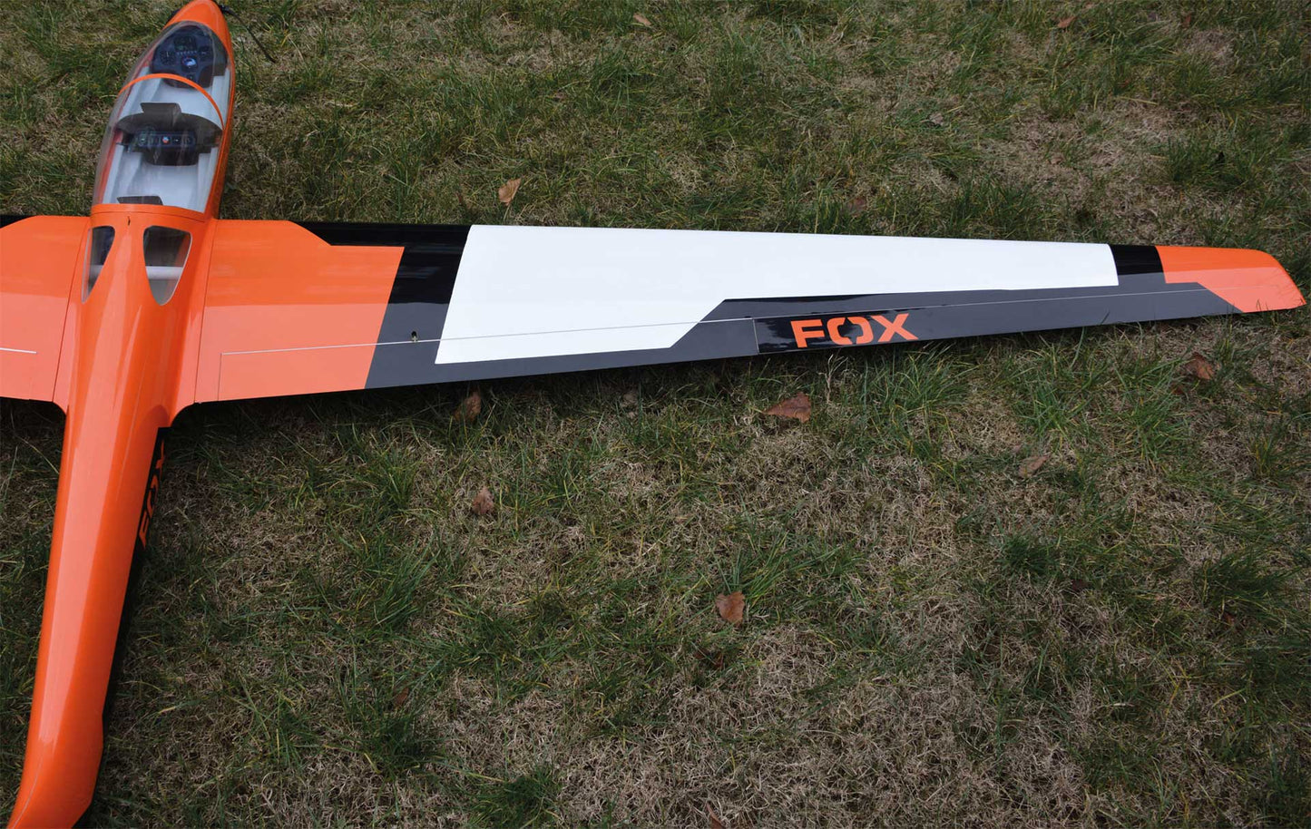 Robbe Modellsport MDM-1 FOX 3,5m Elektro PNP Voll GFK/CFK lackiert Orange Kunstflug Segelflugzeug