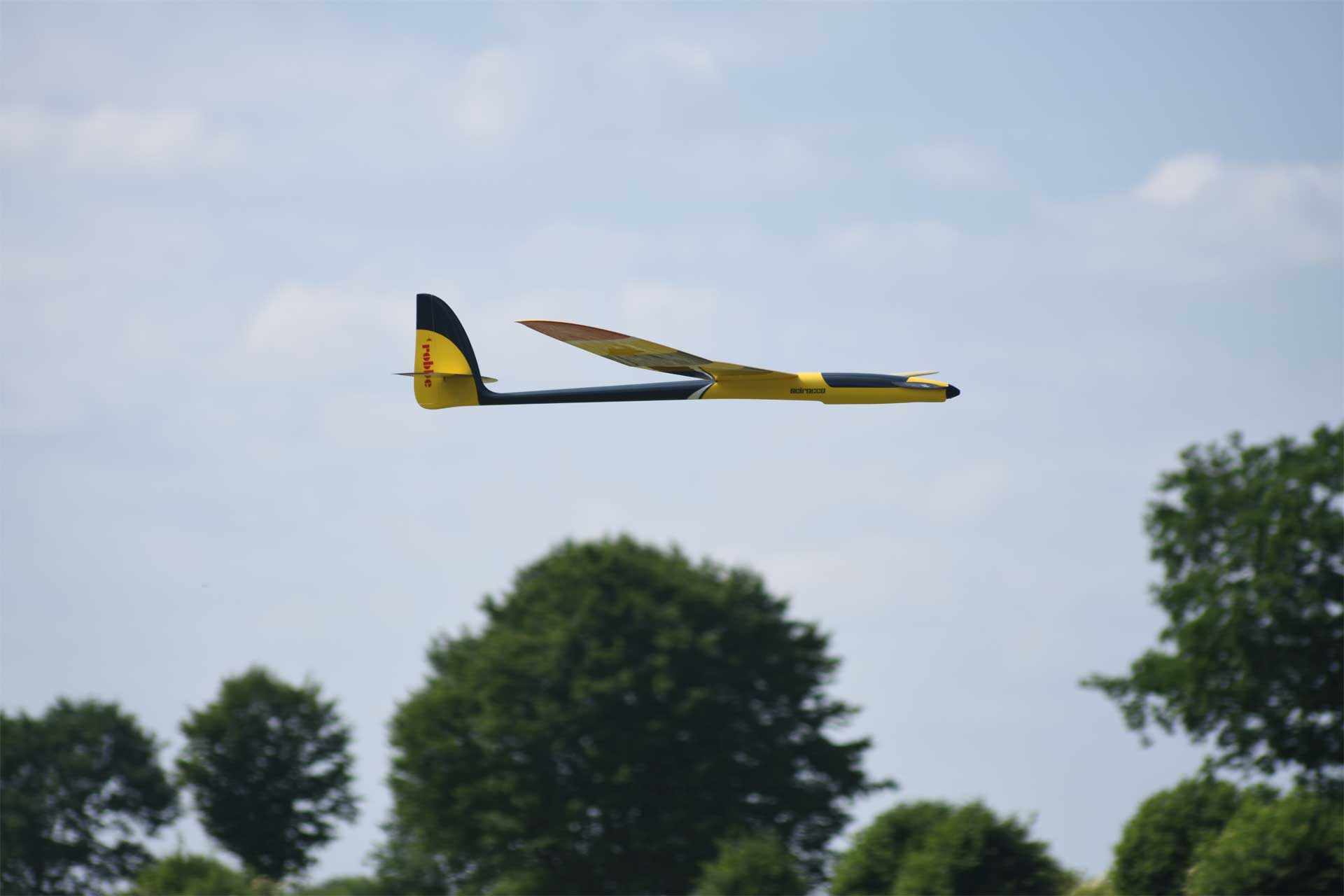 Robbe Modellsport SCIROCCO L 4,0M ARF (Gelb) Voll-GfK HOCHLEISTUNGSSEGLER MIT 4-KLAPPENFLÜGEL
