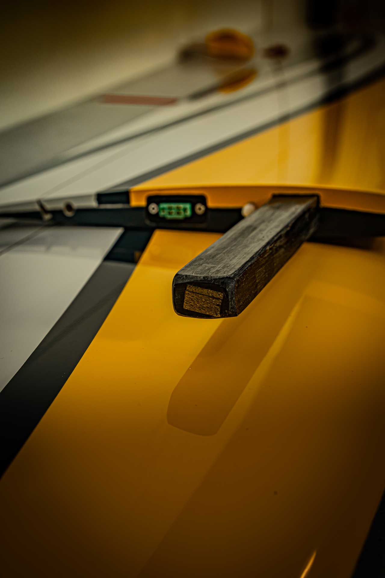 Robbe Modellsport SCIROCCO L 4,0M ARF (Gelb) Voll-GfK HOCHLEISTUNGSSEGLER MIT 4-KLAPPENFLÜGEL