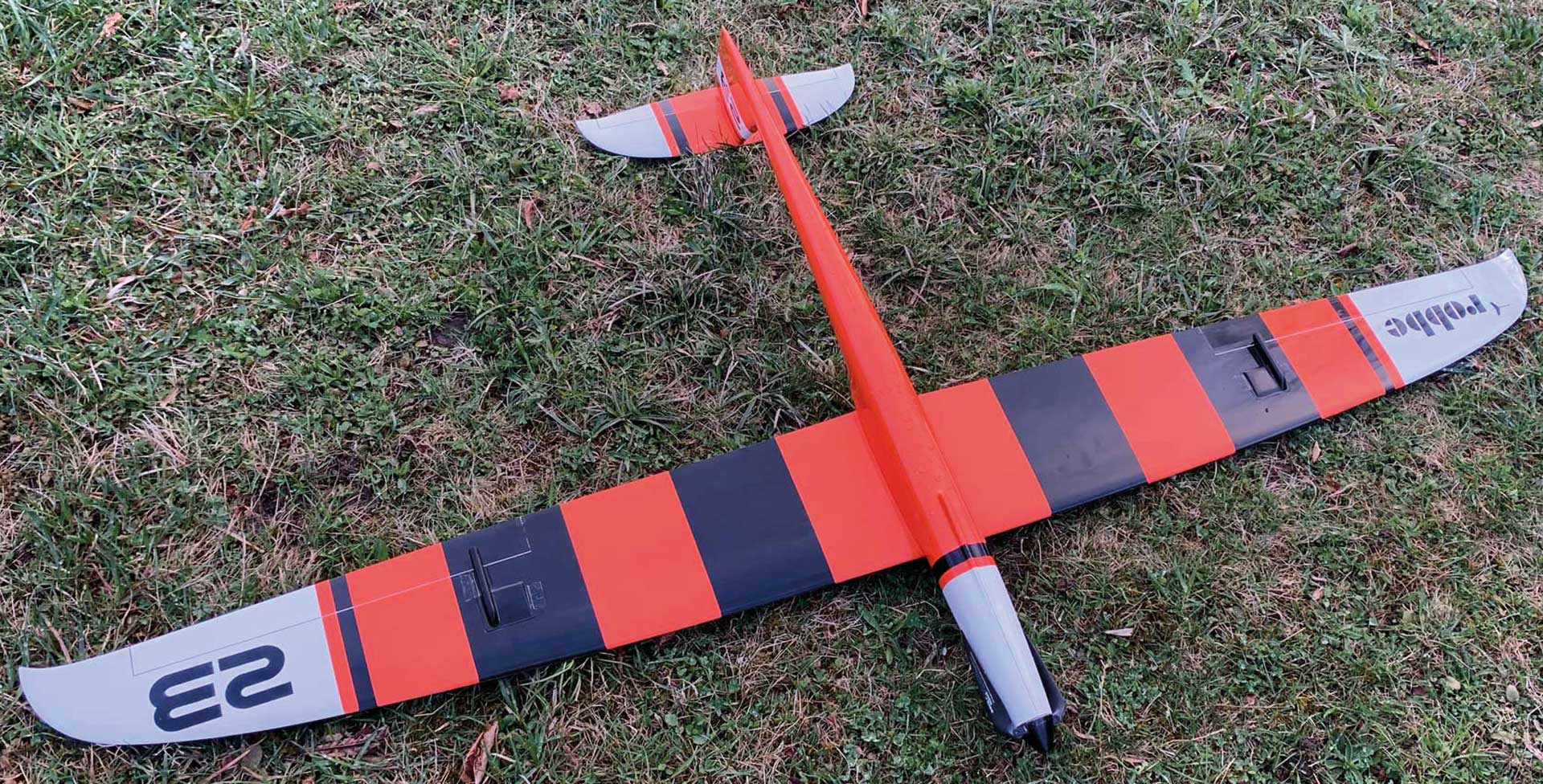 Robbe Modellsport Limit Pro PNP ORANGE mit eingebauten Servos und Antrieb, Voll-GfK/CfK