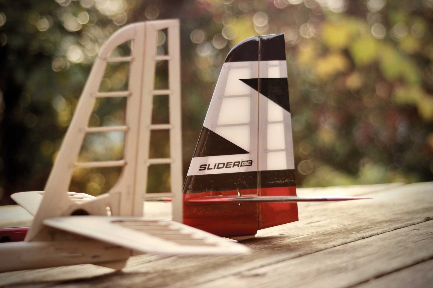 Robbe Modellsport Slider Q High Performance 4-Klappen Segelflugmodell, Sperrholz/Balsa-Holzbausatz  "Made in Austria"