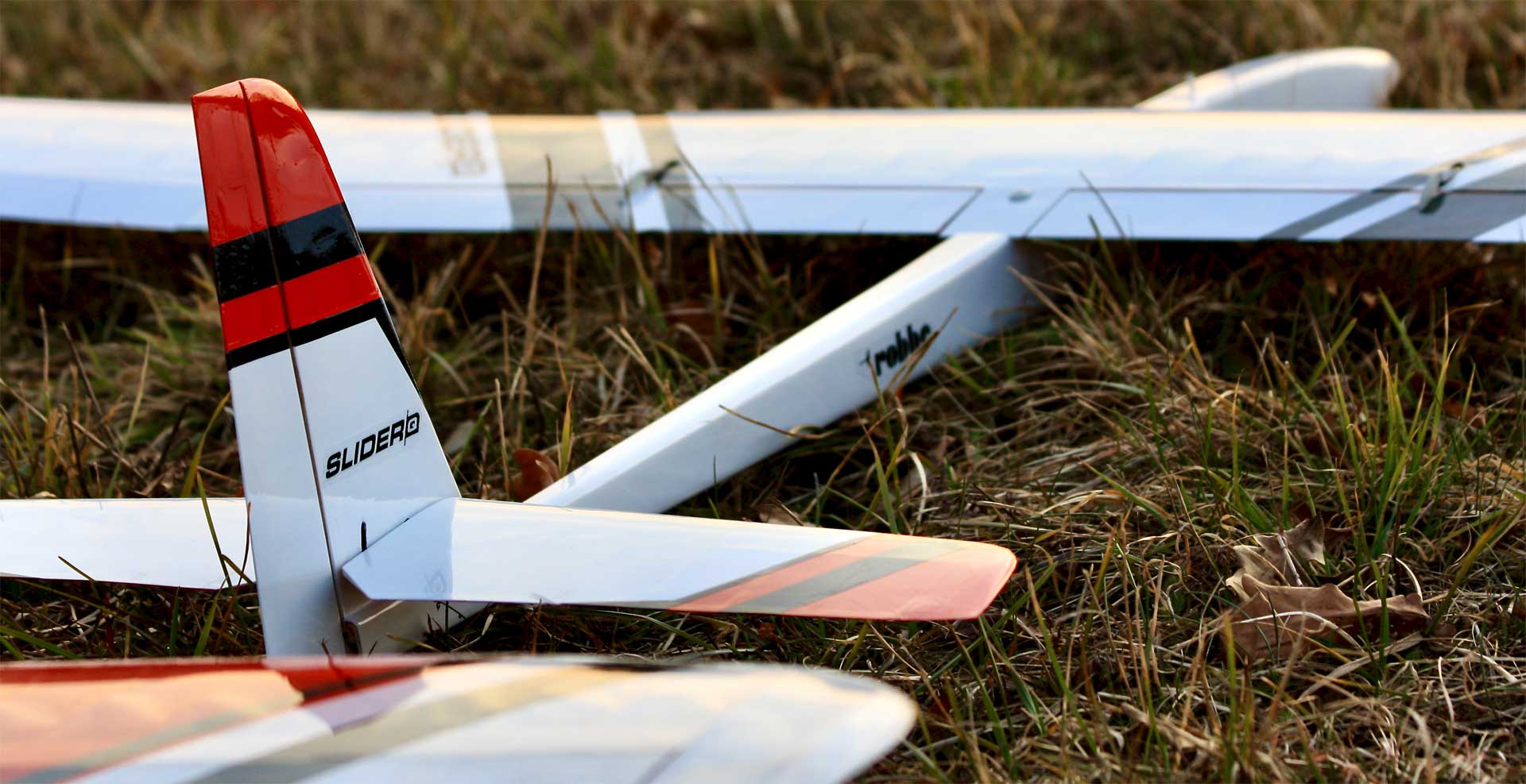 Robbe Modellsport Slider Q High Performance 4-Klappen Segelflugmodell, Sperrholz/Balsa-Holzbausatz  "Made in Austria"