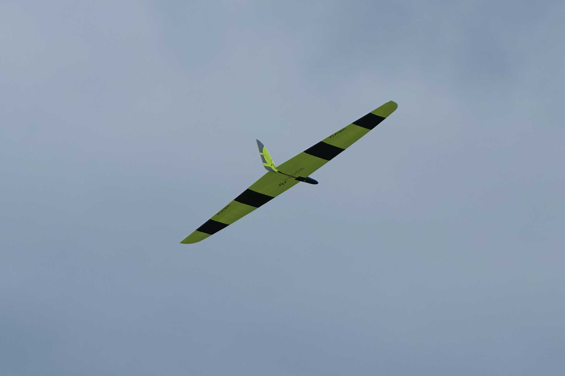 Robbe Modellsport VAYU Nurflügel Modell Holzbausatz in innovativer Sperrholzbauweise Version 2024