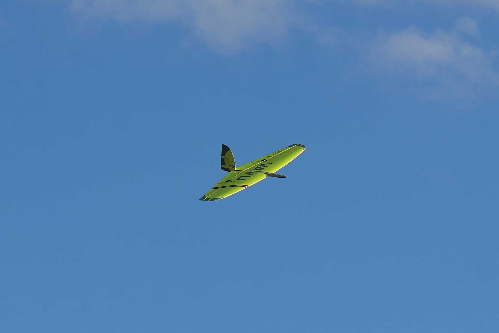 Robbe Modellsport VAYU Nurflügel Modell Holzbausatz in innovativer Sperrholzbauweise Version 2024