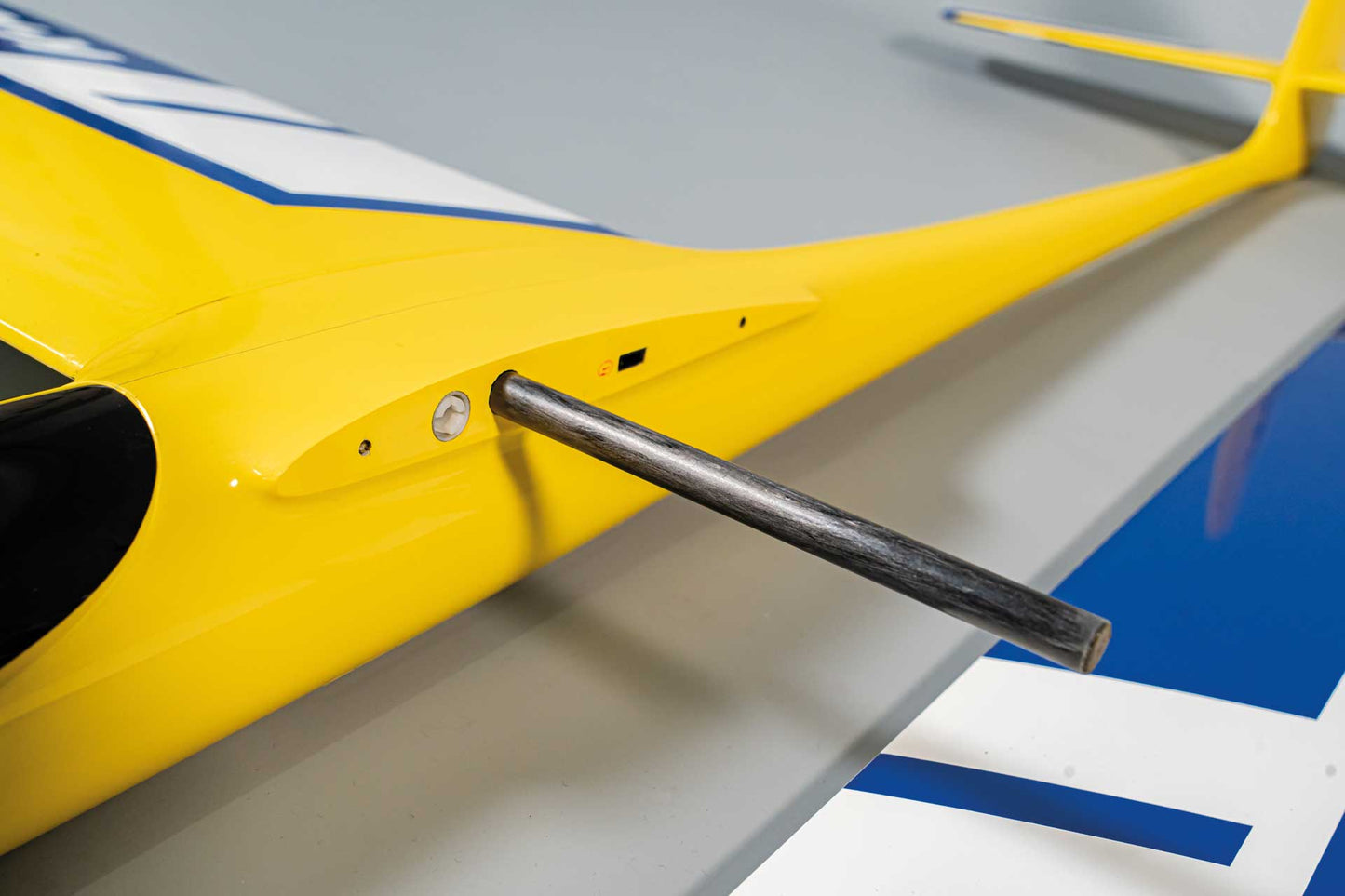 Robbe Modellsport K-Rat II Pro Voll-GFK PNP Kompakt-Allrounder mit 2-Klappenflügel