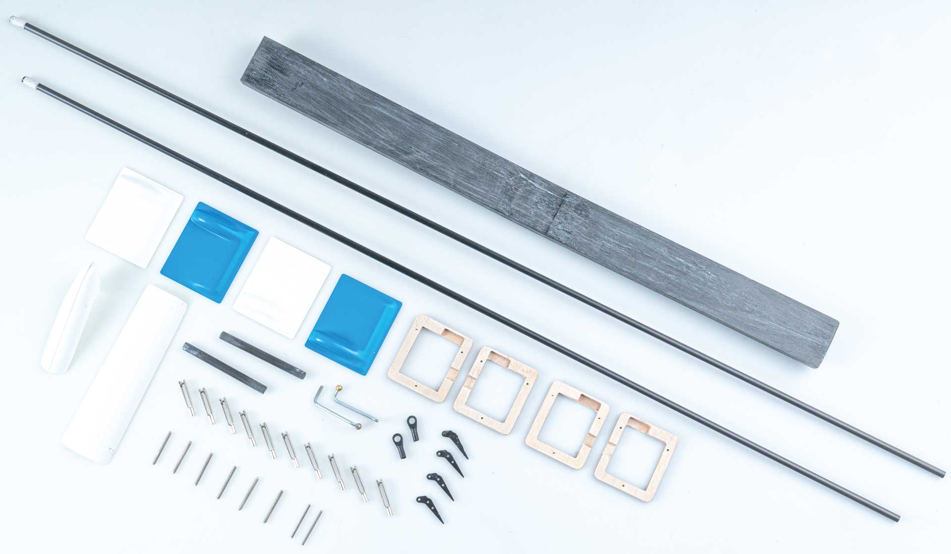 Robbe Modellsport Avalanche ARF Voll-CFK 2,8m Elektro Segler, Voll-Carbon, weiß-blau