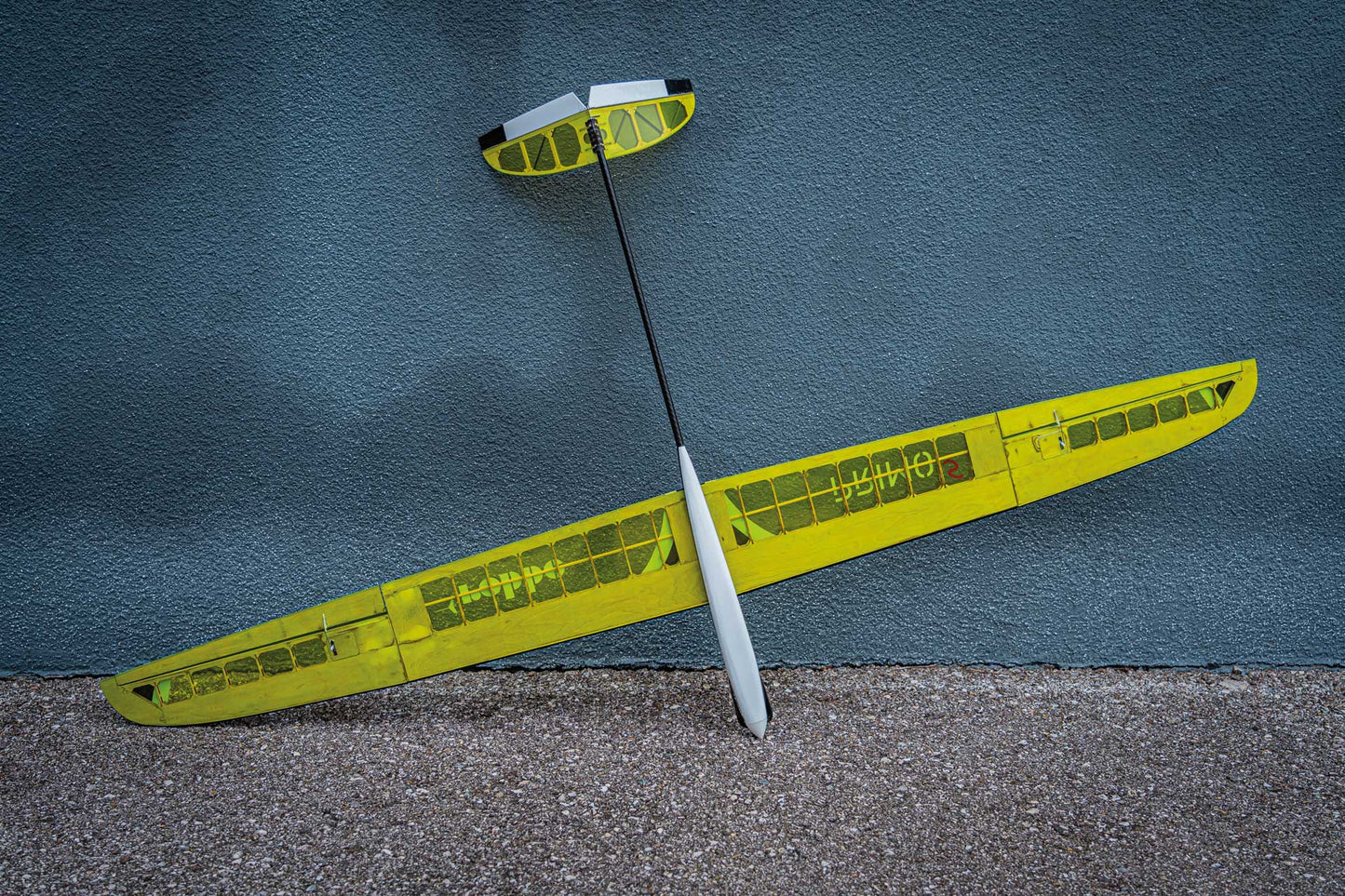 Robbe Modellsport Primo "S" ARF in moderner Sperrholz - Bauweise