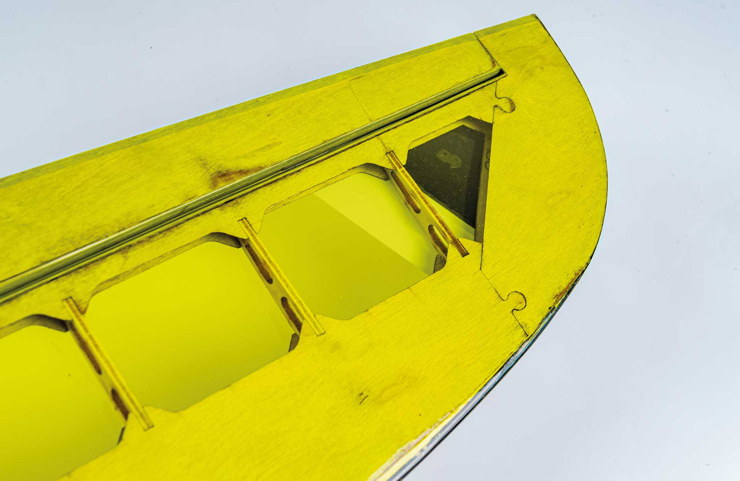 Robbe Modellsport Primo "S" ARF in moderner Sperrholz - Bauweise