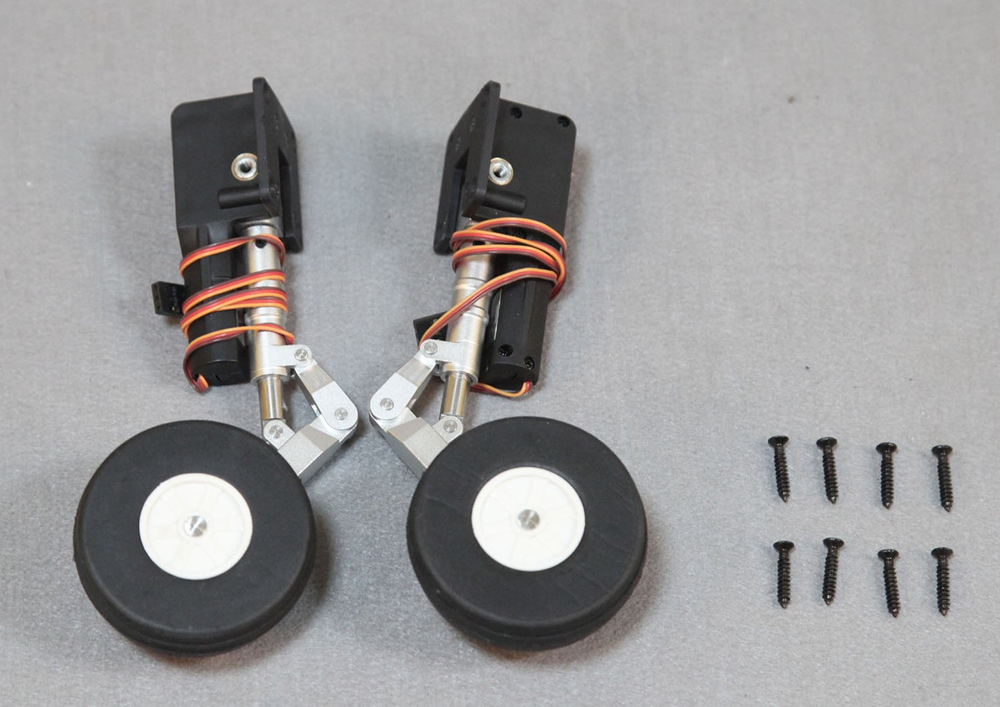 70mm YAK 130 Red - Main Landing Gear System - For V2 (upd 07-2018)