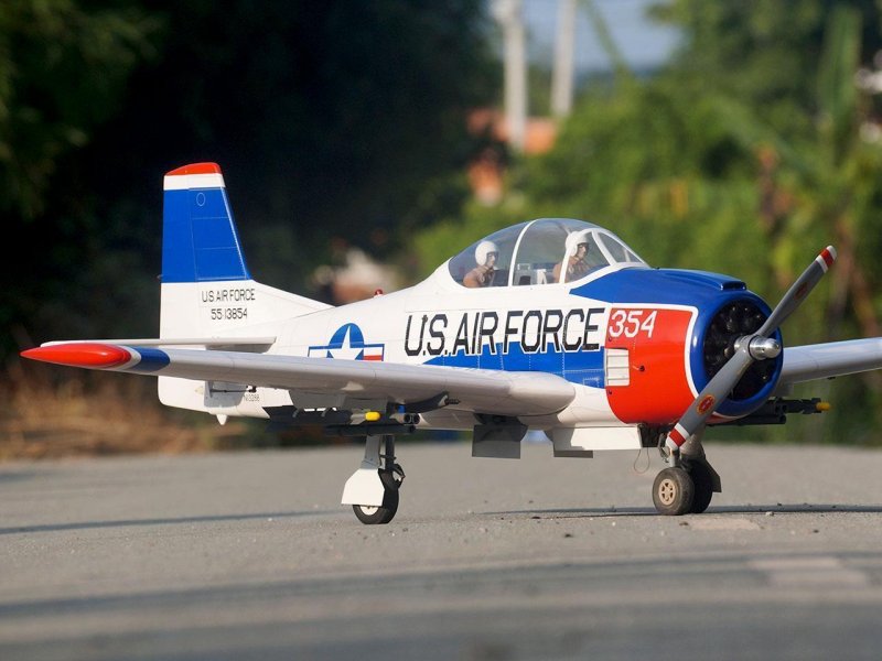 Fahrwerk VQ-ARE33 T-28 Trojan / 1770mm